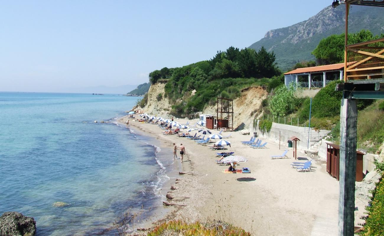 Photo de Prasoudi beach avec sable beige de surface