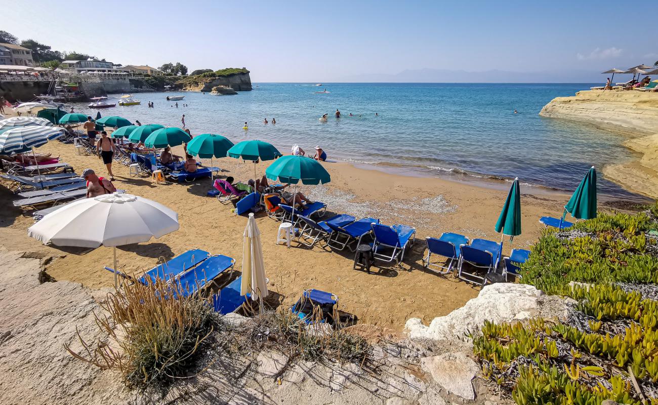 Photo de D Amour beach avec sable fin brun de surface