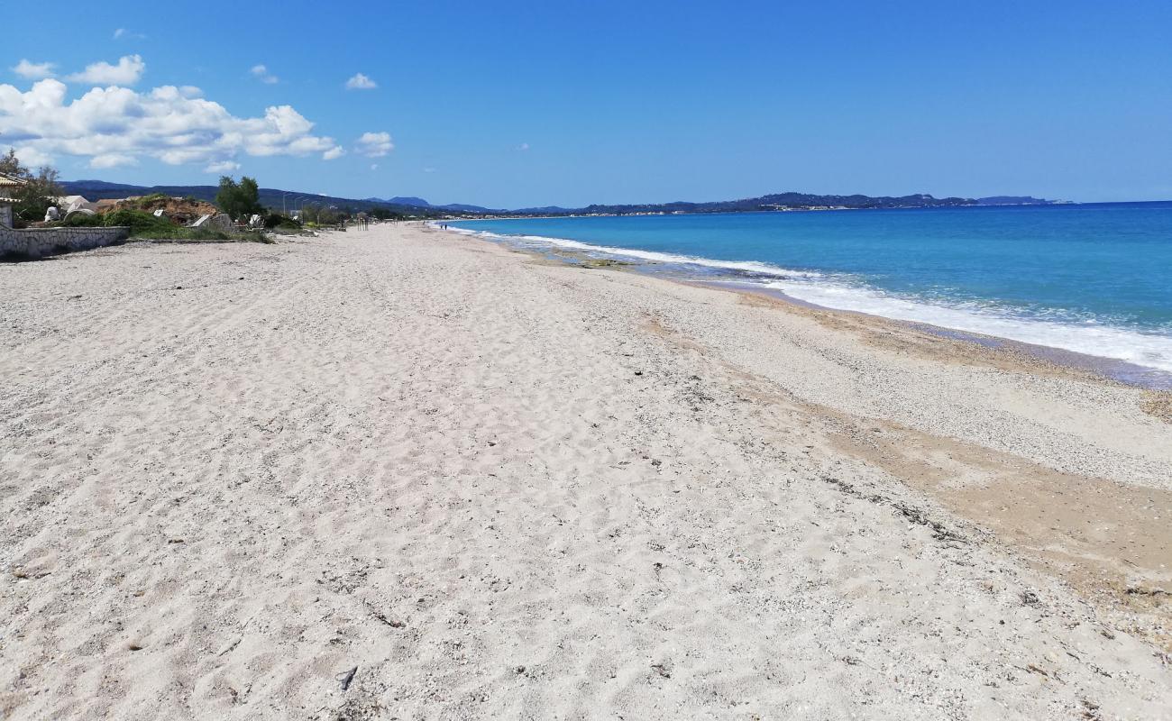 Photo de acharavi beach avec sable lumineux de surface