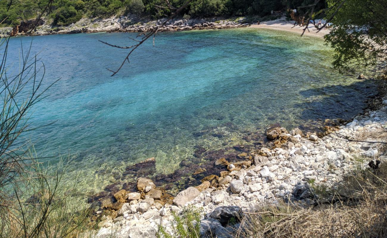 Photo de Seki Bay Beach avec caillou clair de surface