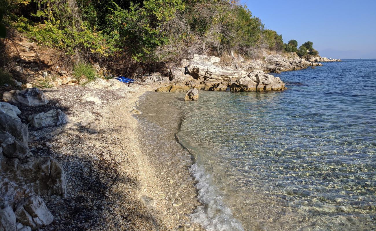 Photo de Lida's beach avec caillou fin clair de surface