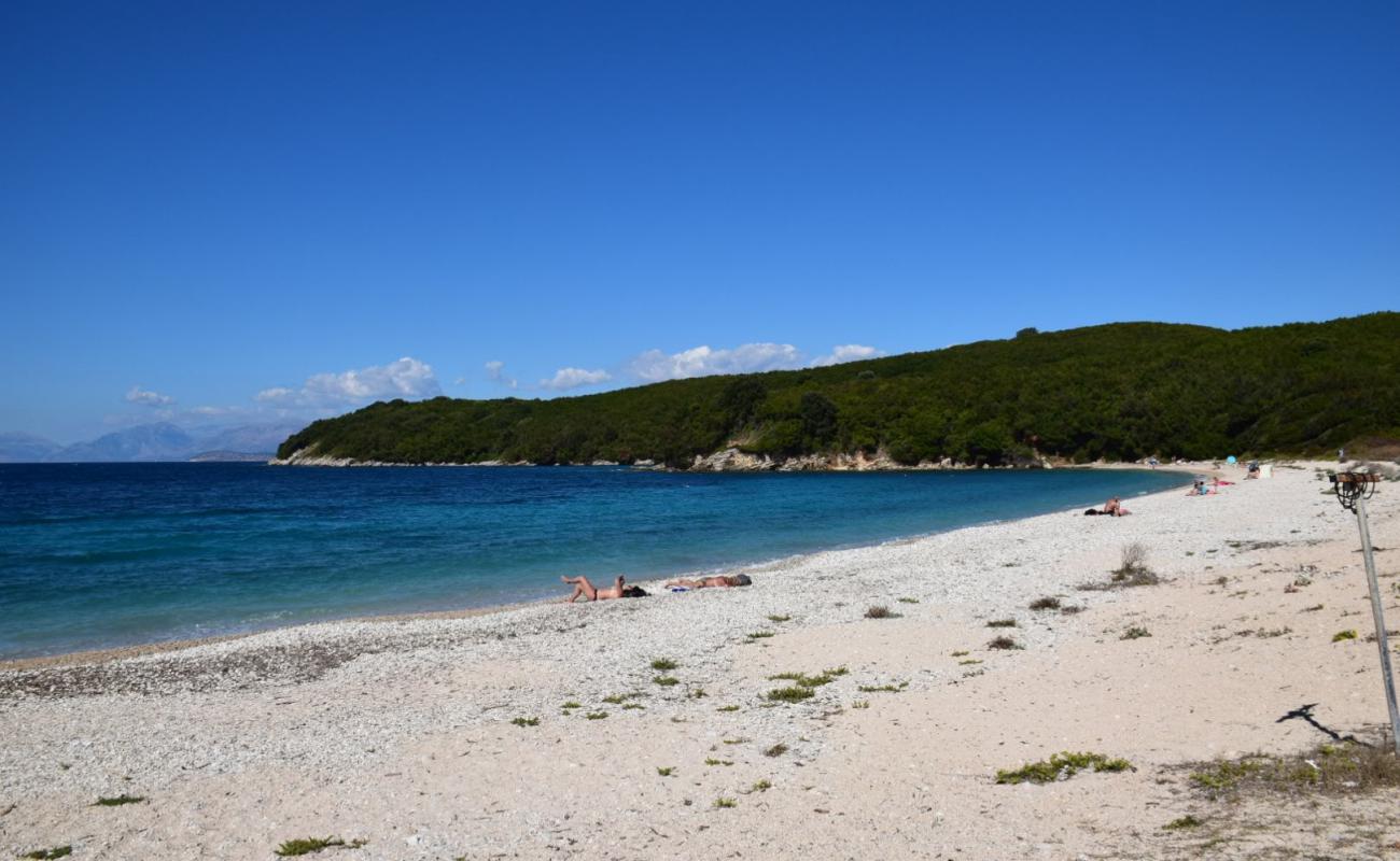 Photo de Kogevina beach avec caillou clair de surface