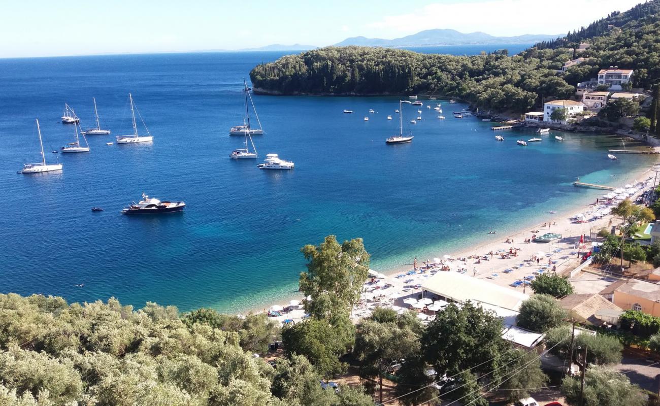 Photo de Plage de Kalami avec caillou clair de surface