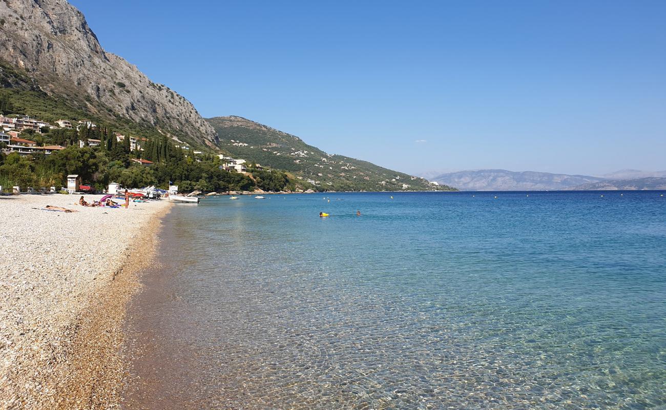 Photo de Plage de Barbati avec caillou fin clair de surface