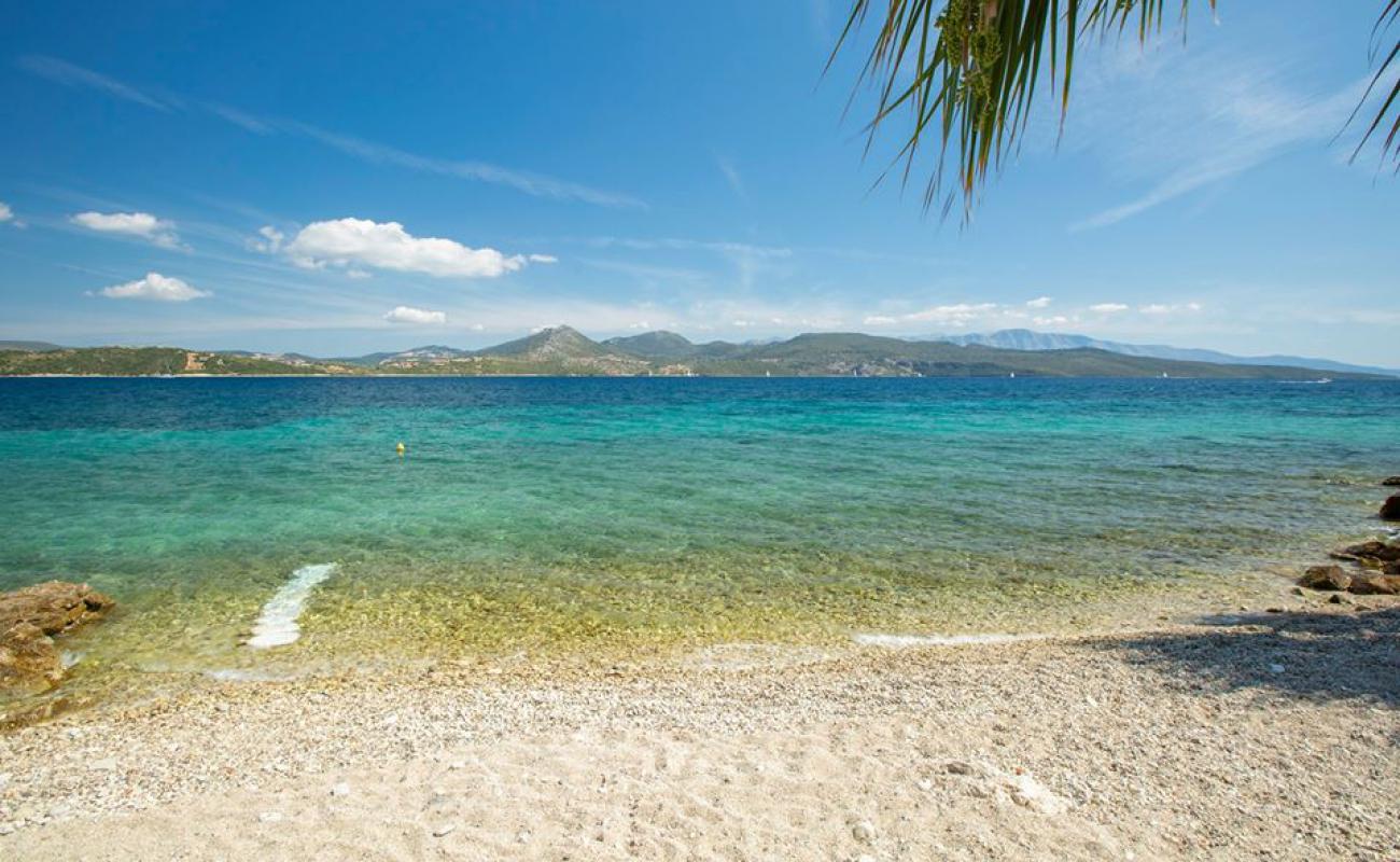 Photo de Episkopos Beach avec galets beige de surface