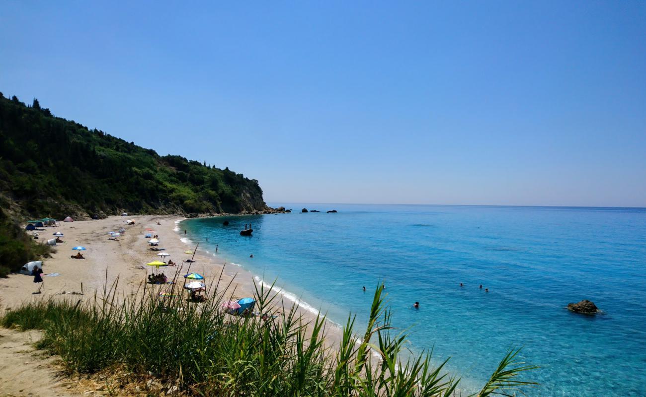 Photo de Avali Beach avec caillou fin clair de surface