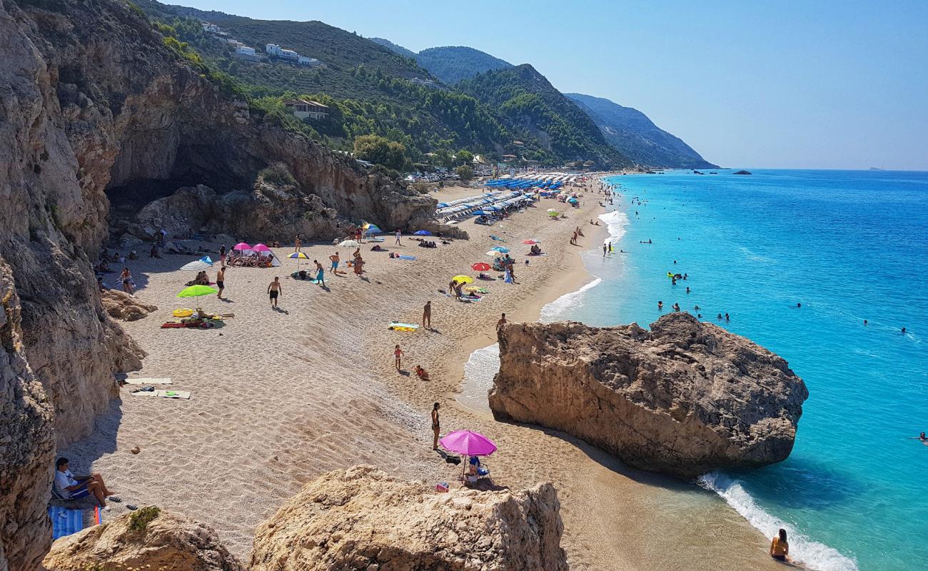 Photo de Plage de Kathisma avec caillou fin clair de surface