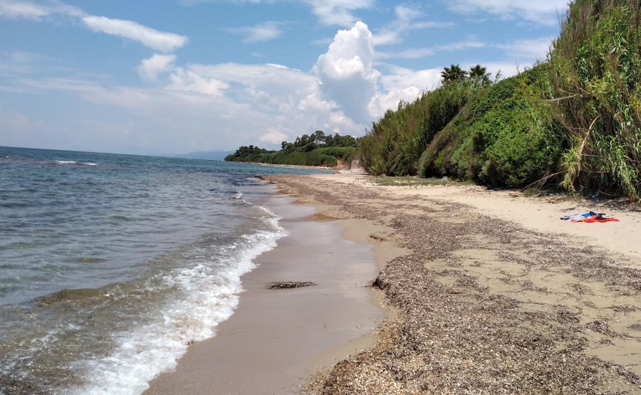 Photo de Paralia Kalamitsi avec sable beige de surface