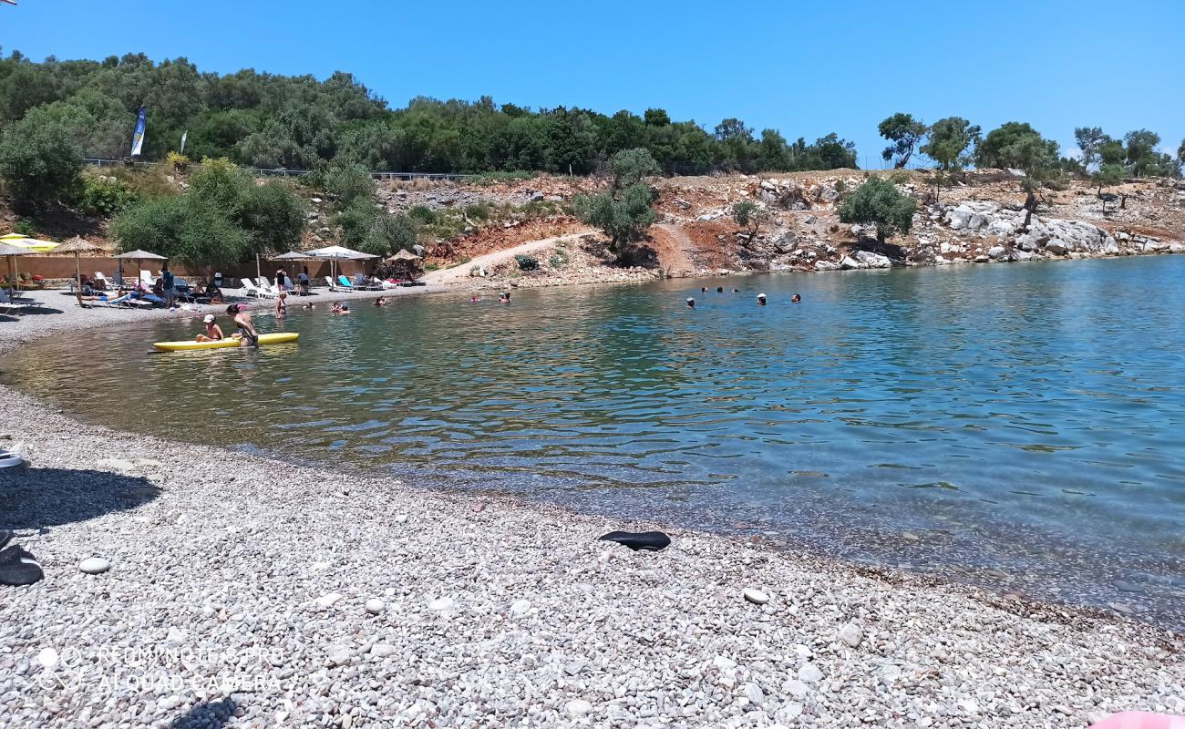 Photo de Monolithos Beach avec petits galets gris de surface