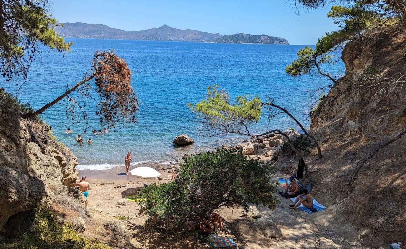 Photo de Skliri Beach avec sable beige de surface
