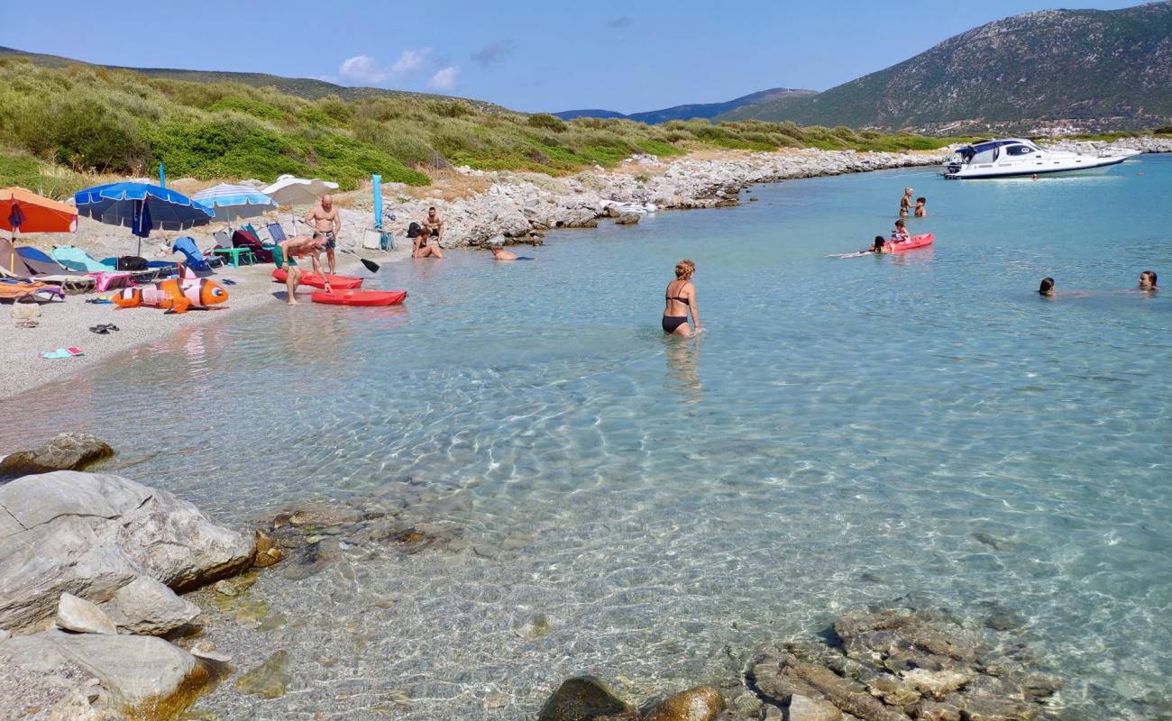 Photo de Galazia Limni Beach avec petits galets beige de surface