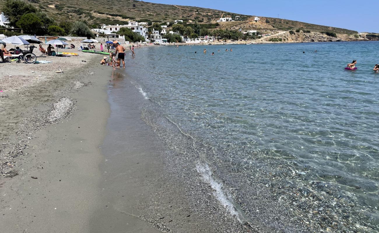 Photo de Aspous Beach avec sable gris de surface