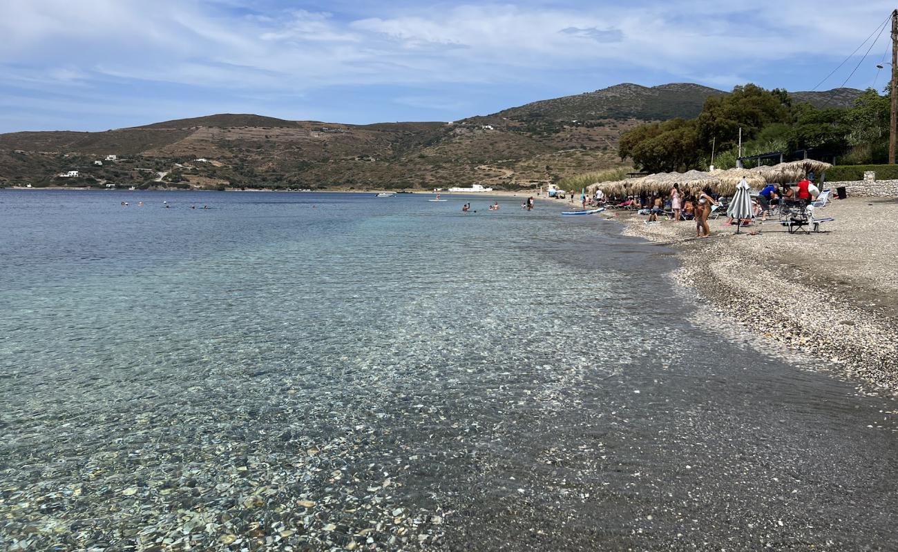 Photo de Paralia Kalamitsa avec sable gris & galets de surface