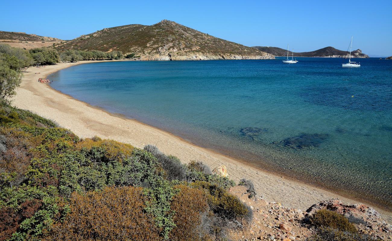 Photo de Paralia Livadi avec galets gris de surface