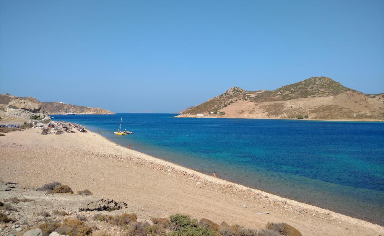 Photo de Petra Beach avec galets gris de surface