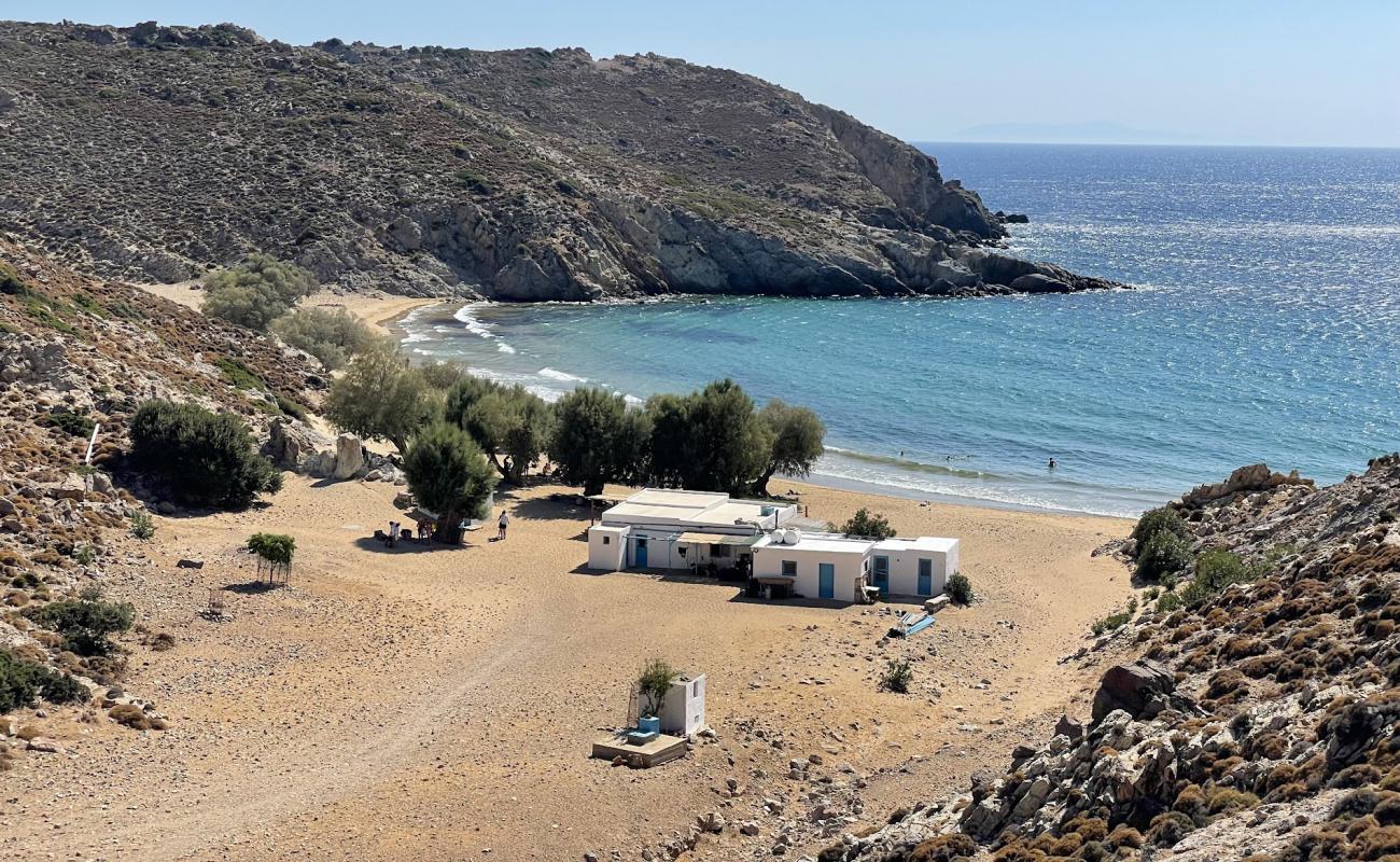 Photo de Psili Amos Beach avec sable beige de surface