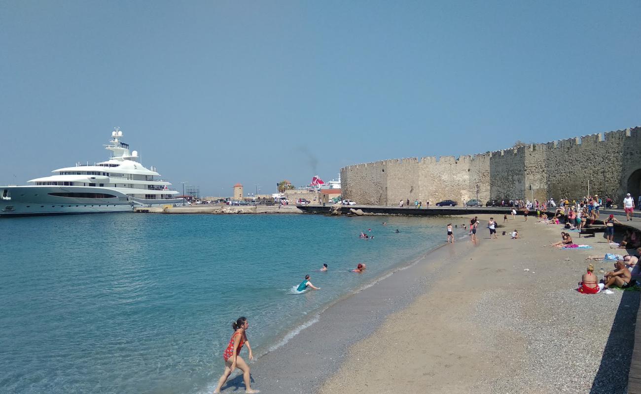 Photo de Sachtouri Beach avec sable beige de surface