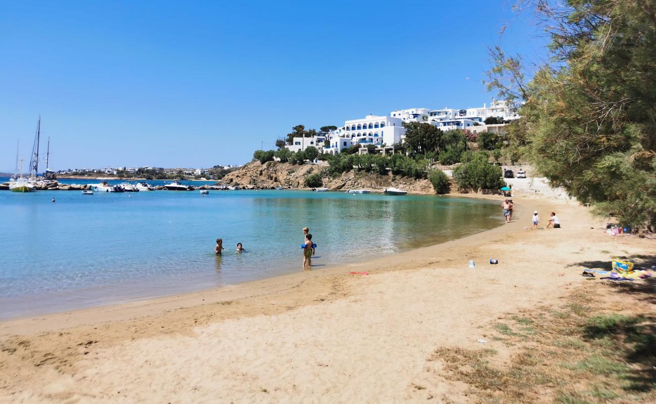 Photo de Paralia Piso Livadi avec sable beige de surface