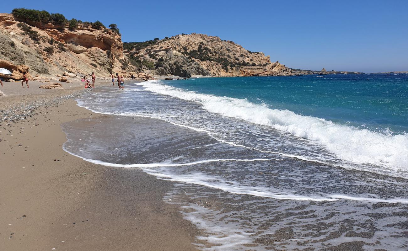 Photo de Nero Beach avec sable gris de surface
