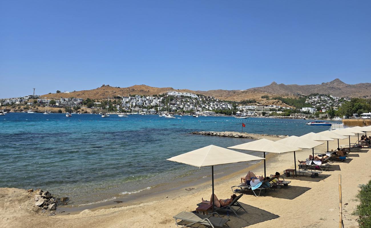 Photo de Kefaluka Resort Beach avec sable beige de surface