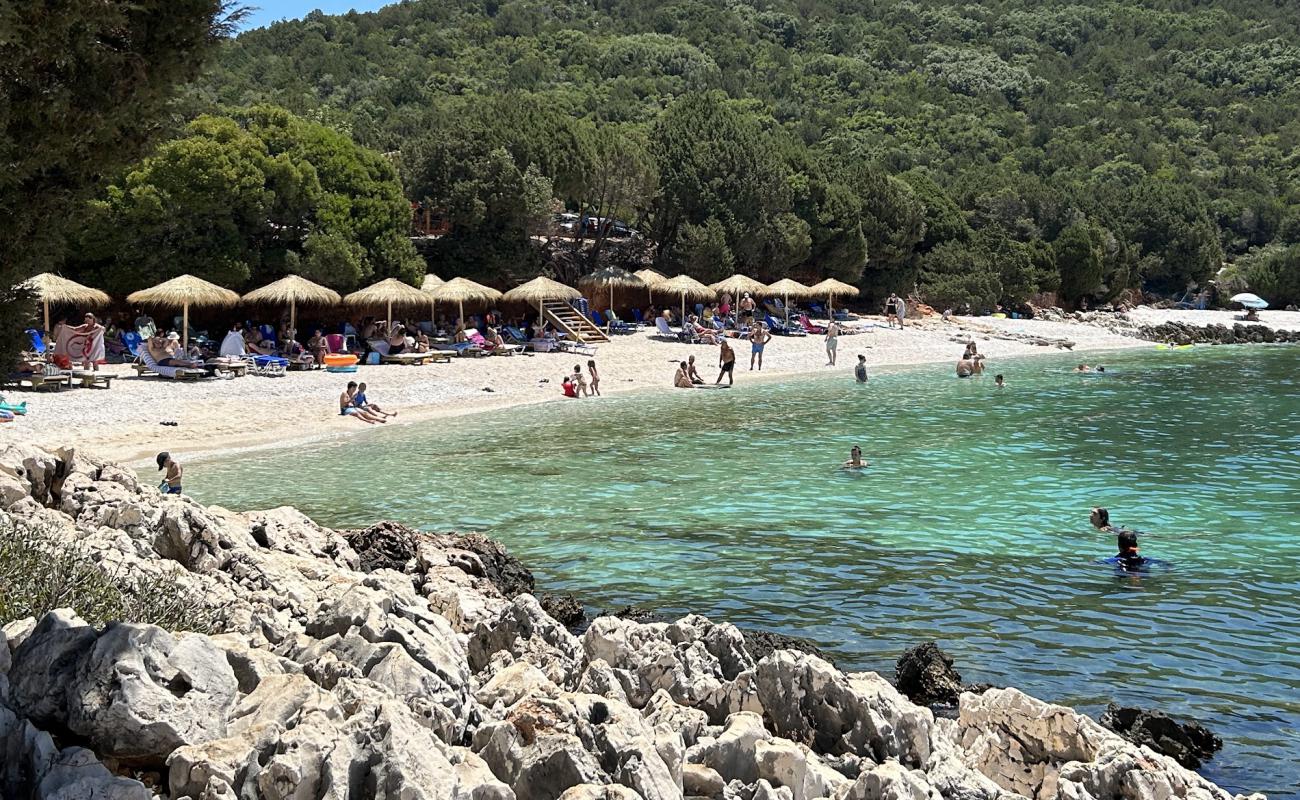 Photo de Asprogiali Beach avec sable beige & galets de surface
