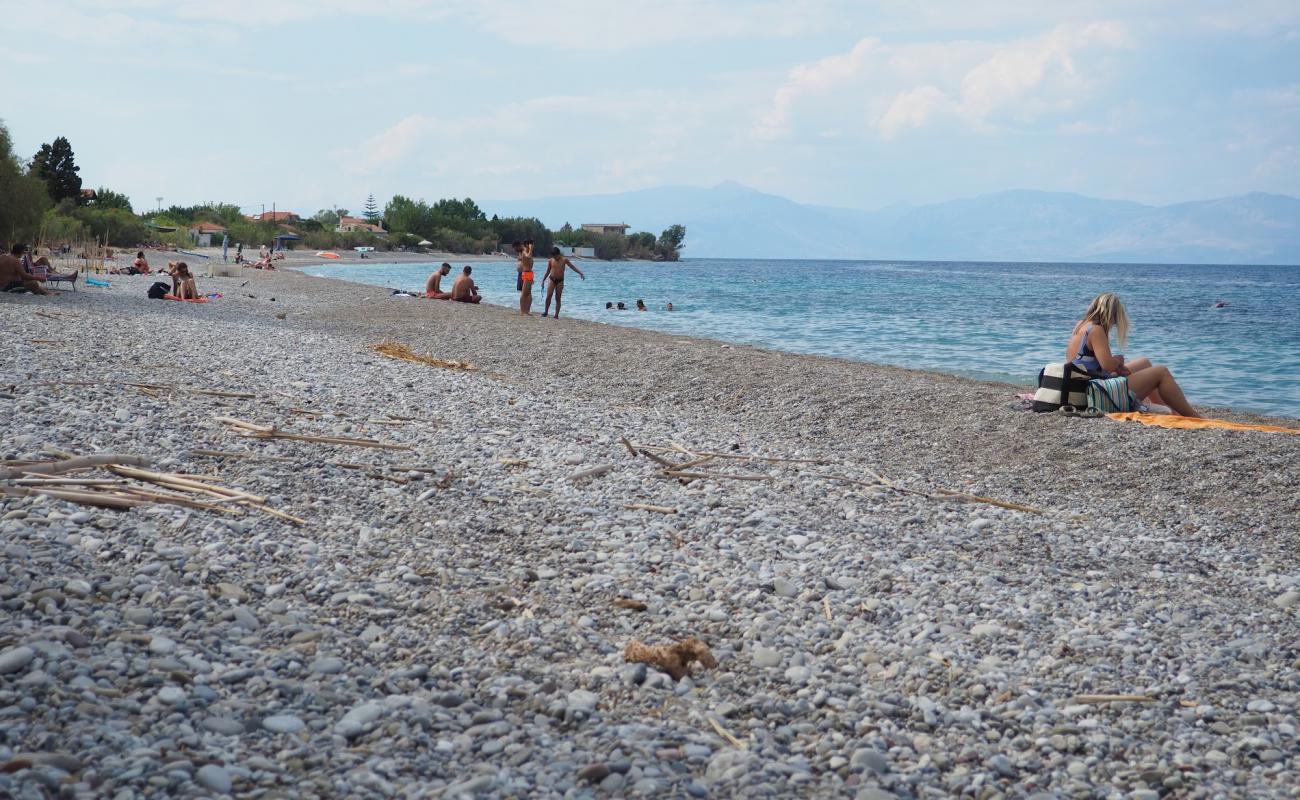 Photo de Aigeiras Beach avec galets gris de surface