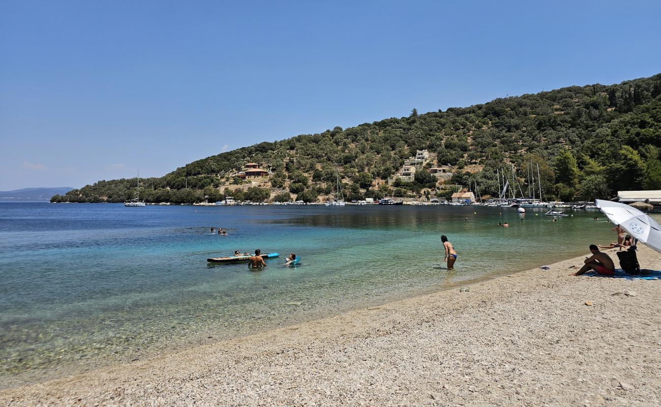 Photo de Spartochori Beach avec petits galets beige de surface
