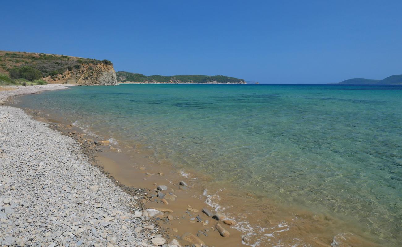 Photo de Krokala Beach avec terrain rocheux de surface