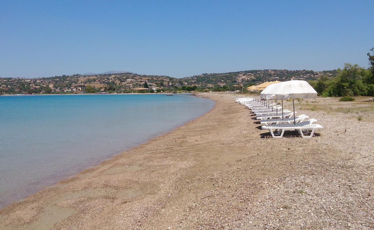 Photo de Bouka Beach avec petits galets beige de surface