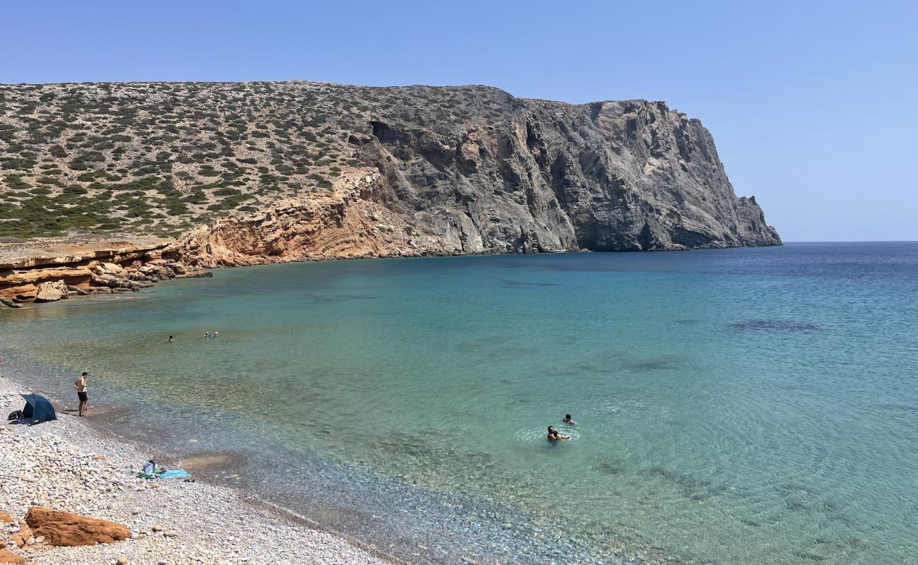 Photo de Chochlakia Beach avec terrain rocheux de surface