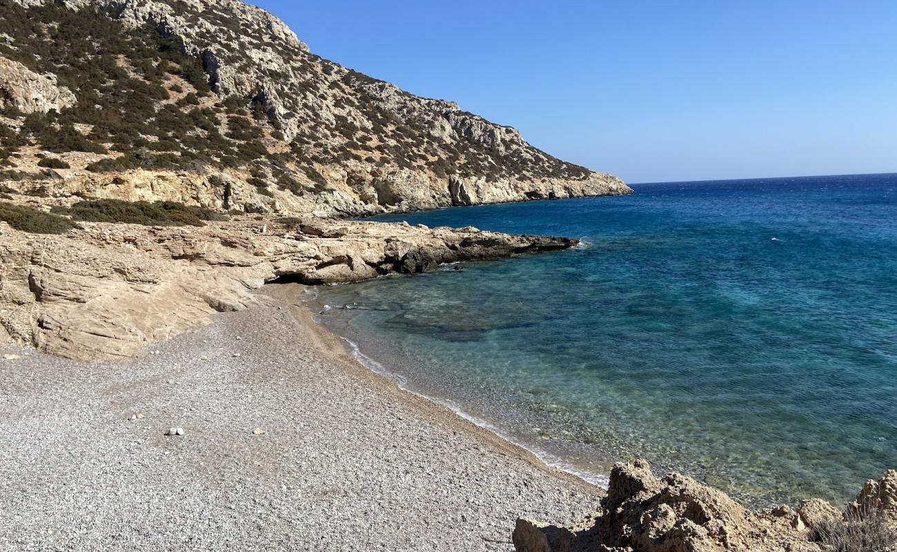 Photo de Paralia Potami avec galets gris de surface
