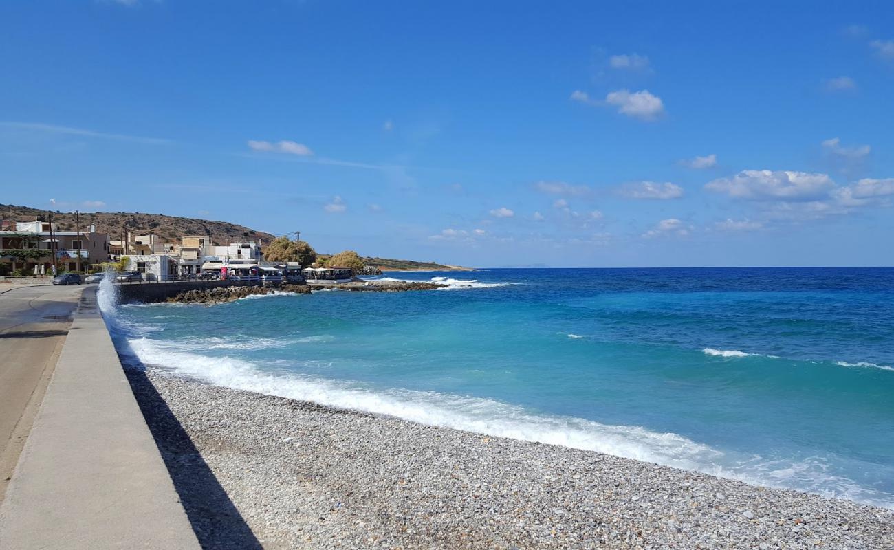 Photo de Paralia Milatou avec galets gris de surface