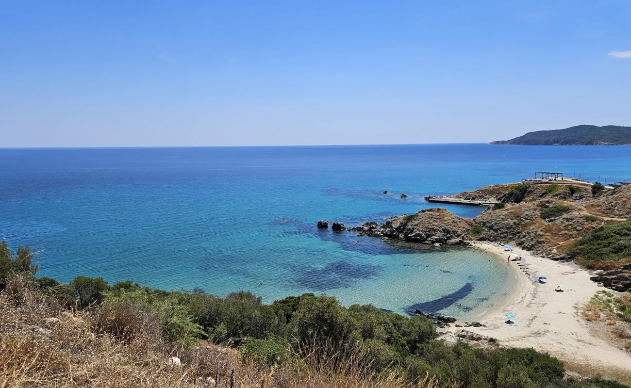Photo de Agiasmataki Beach avec sable beige de surface