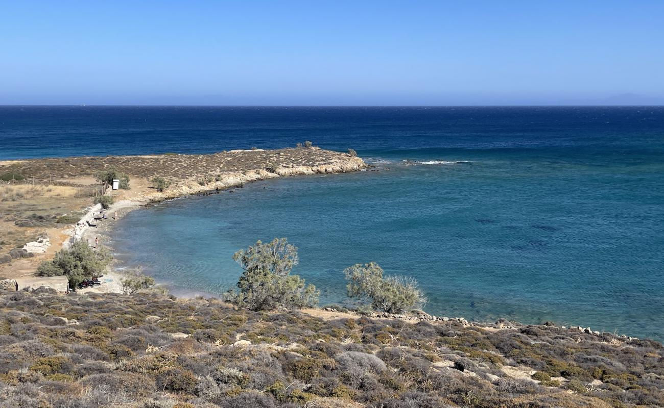 Photo de Paralia Santorinii avec galets gris de surface