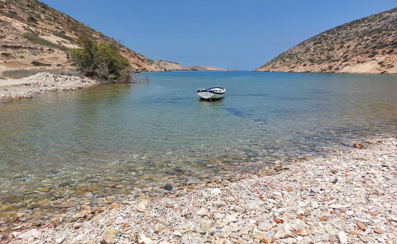 Photo de Kato Kampos Bay avec terrain rocheux de surface