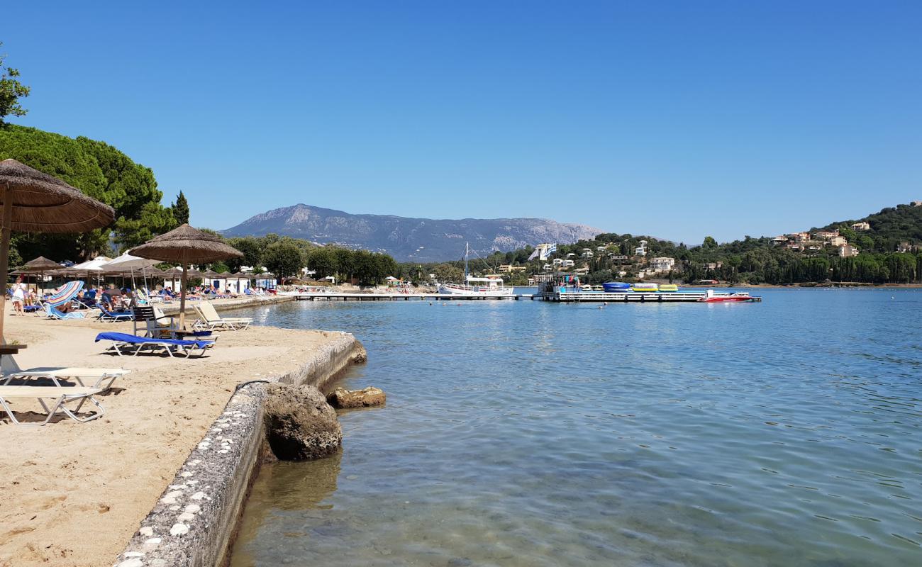 Photo de Corcyra Beach avec surface béton pavée de surface