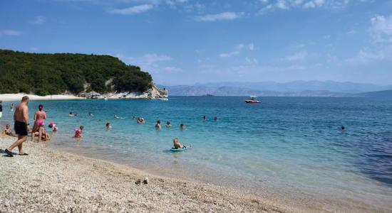 Vromolimni Beach
