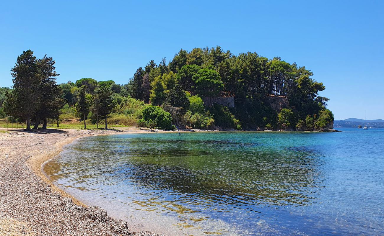 Photo de Vido Beach avec sable beige & pierres de surface