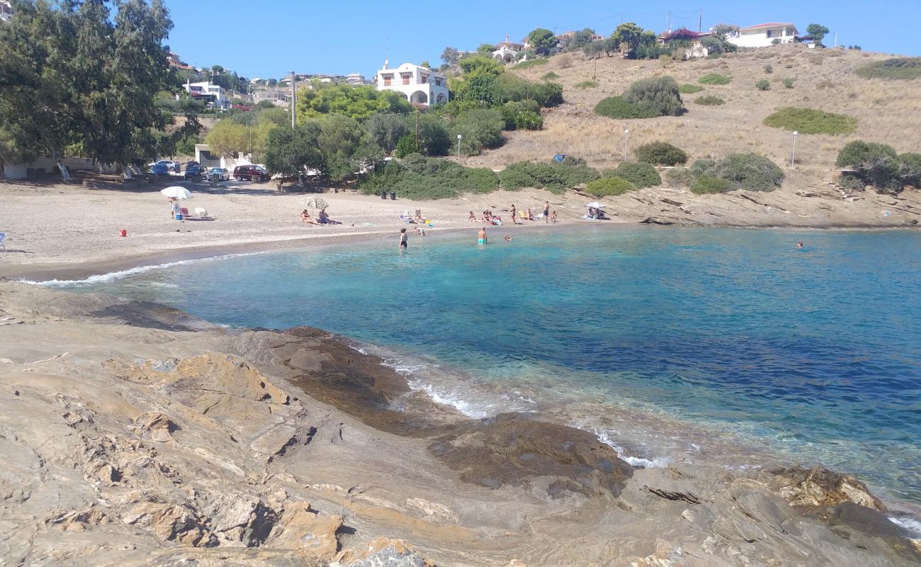 Photo de Perigiali Beach avec sable beige & galets de surface