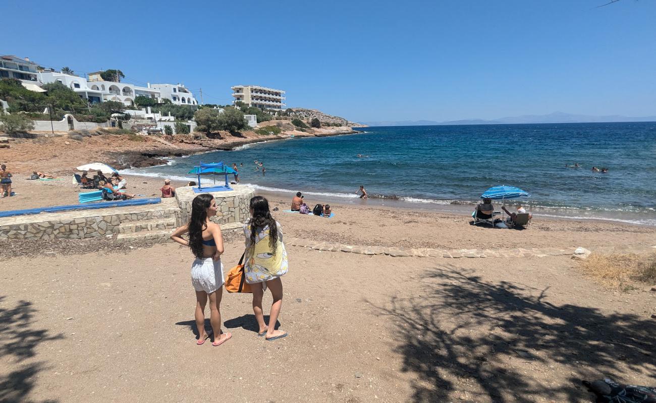 Photo de Daskaliou Beach avec sable beige de surface