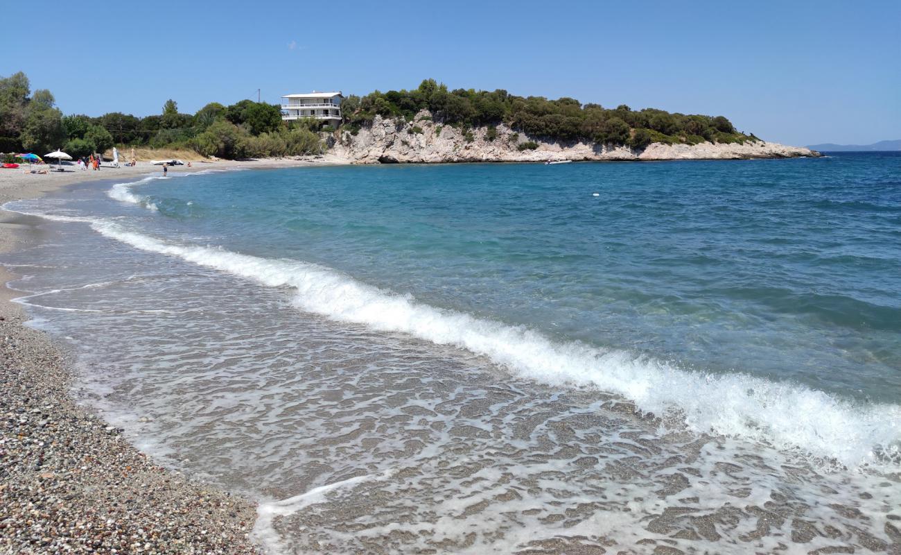 Photo de Myrokhorafo Beach avec petits galets gris de surface