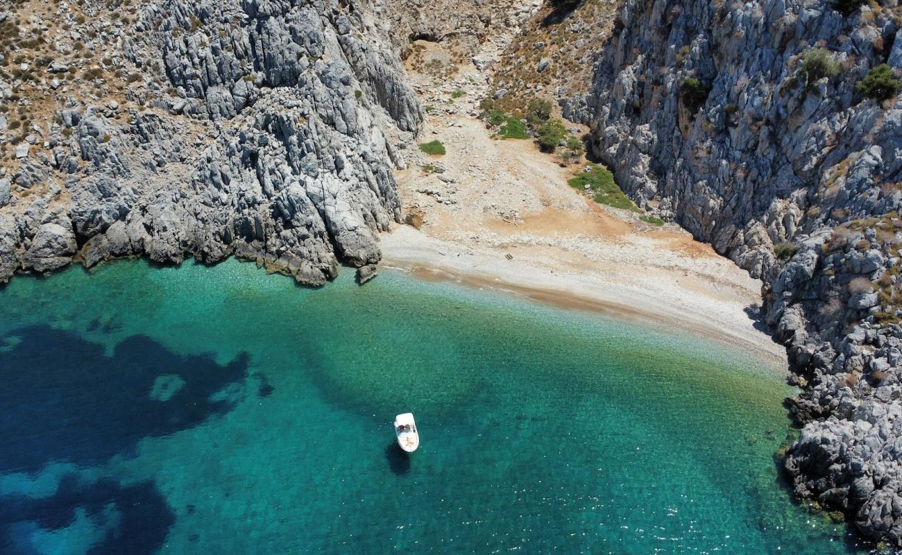Photo de Turkogyali Beach avec galets beige de surface