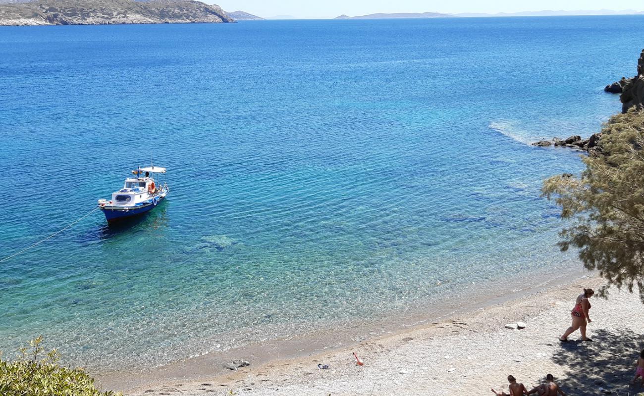 Photo de Lakkos Beach avec galets gris de surface