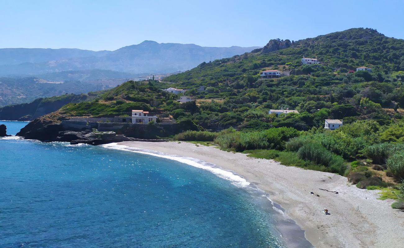 Photo de Paralia Keramio avec galets gris de surface