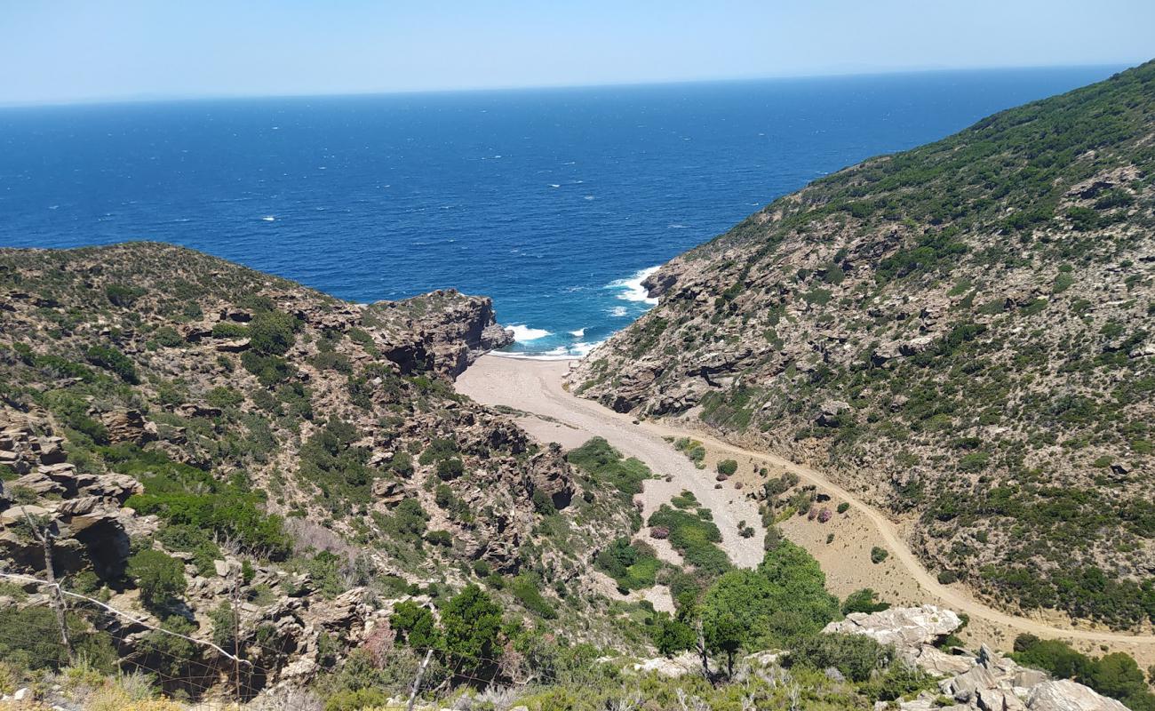 Photo de Mileopo Beach avec galets gris de surface