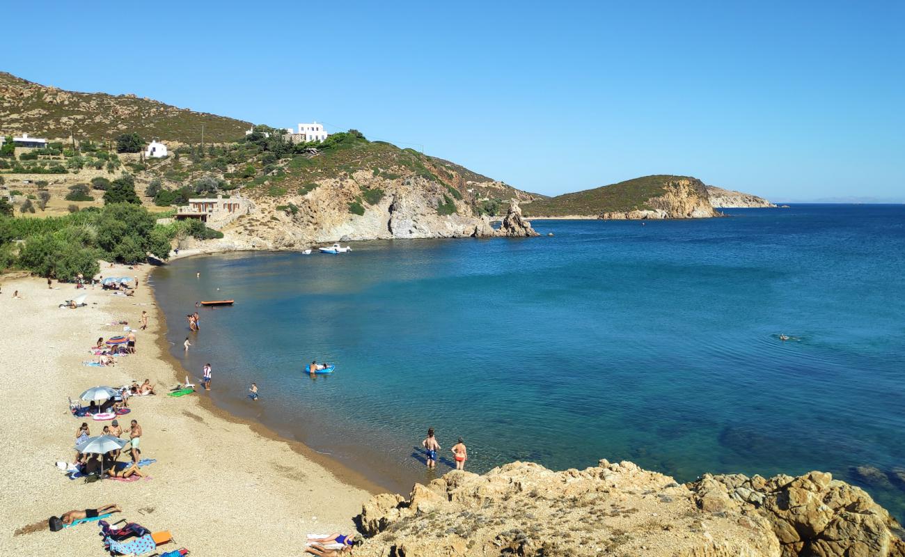 Photo de Paralia Vagia avec sable gris & galets de surface