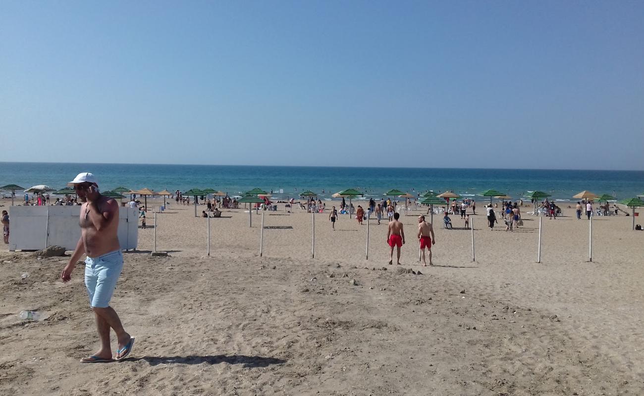 Photo de Pirsagi Beach avec sable lumineux de surface