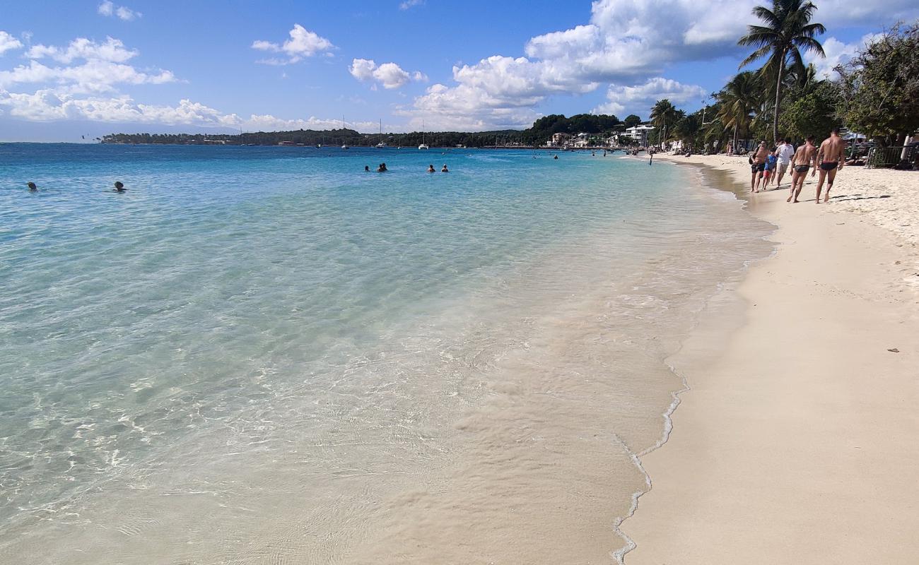 Photo de Plage du bourg avec sable beige fin de surface