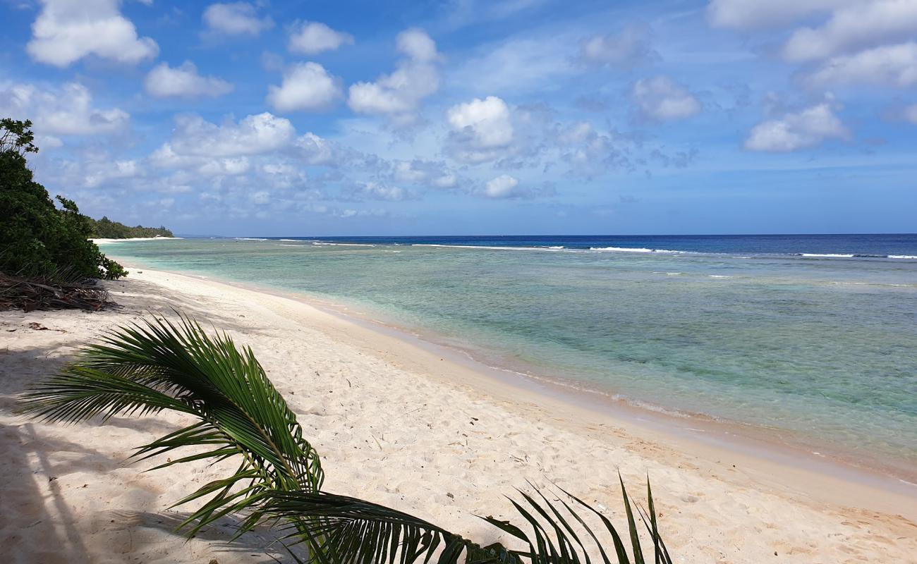 Photo de Guam Star Sand avec sable beige & pierres de surface