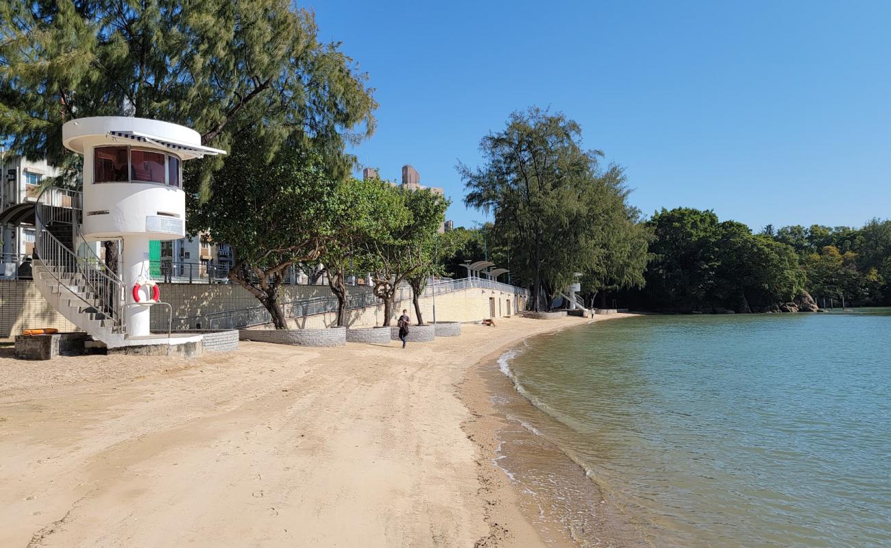 Photo de Castle Peak Beach avec sable lumineux de surface